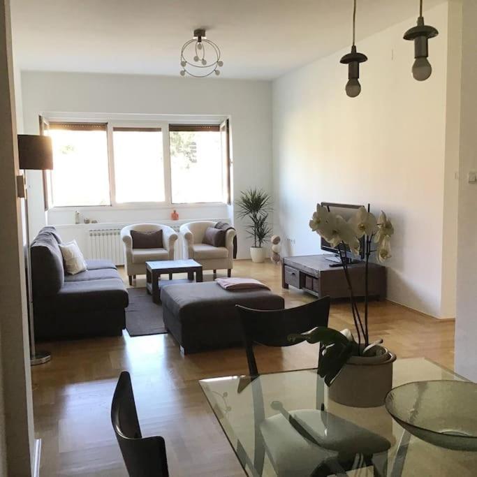 Spacious 3Br/2Bt Apartment With A/C In City Center 자그레브 외부 사진